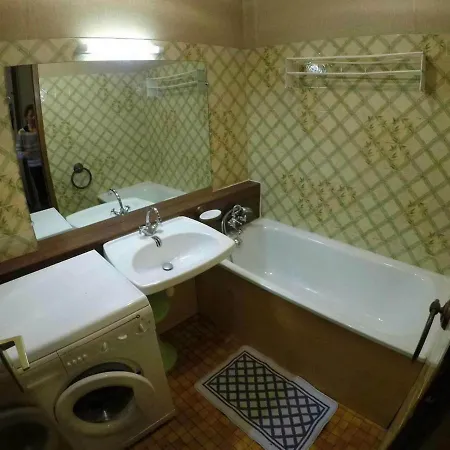 Pour 4 Personnes, Expose Sud, Balcon * Valloire